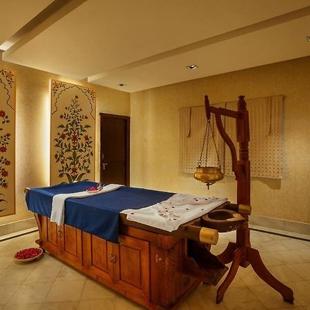 Shiv Niwas Palace By Hrh Group Of Hotels Udaipur Bagian luar foto