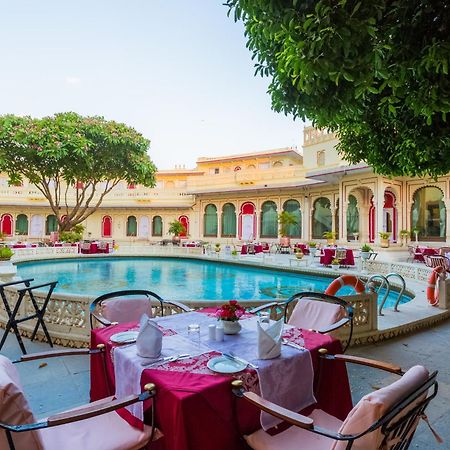 Shiv Niwas Palace By Hrh Group Of Hotels Udaipur Bagian luar foto