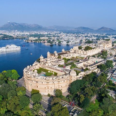 Shiv Niwas Palace By Hrh Group Of Hotels Udaipur Bagian luar foto