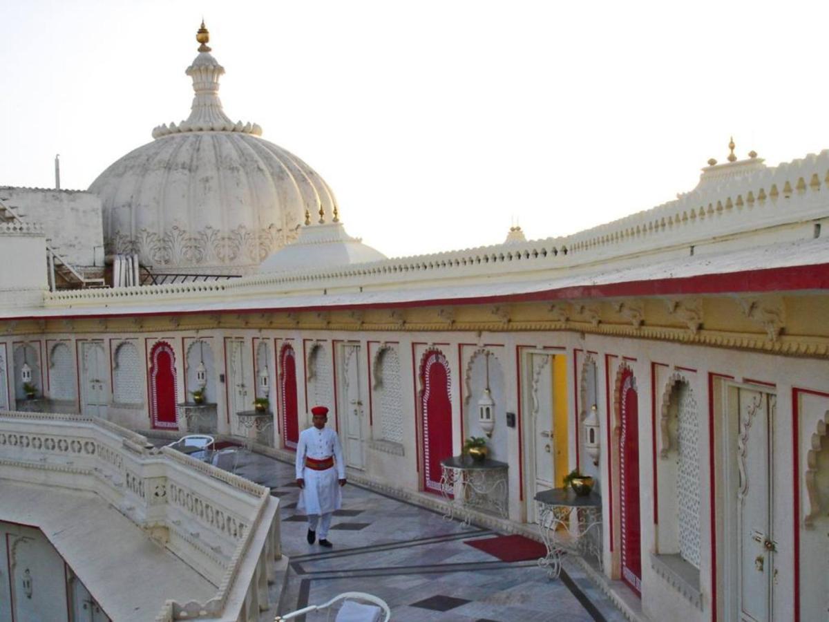 Shiv Niwas Palace By Hrh Group Of Hotels Udaipur Bagian luar foto