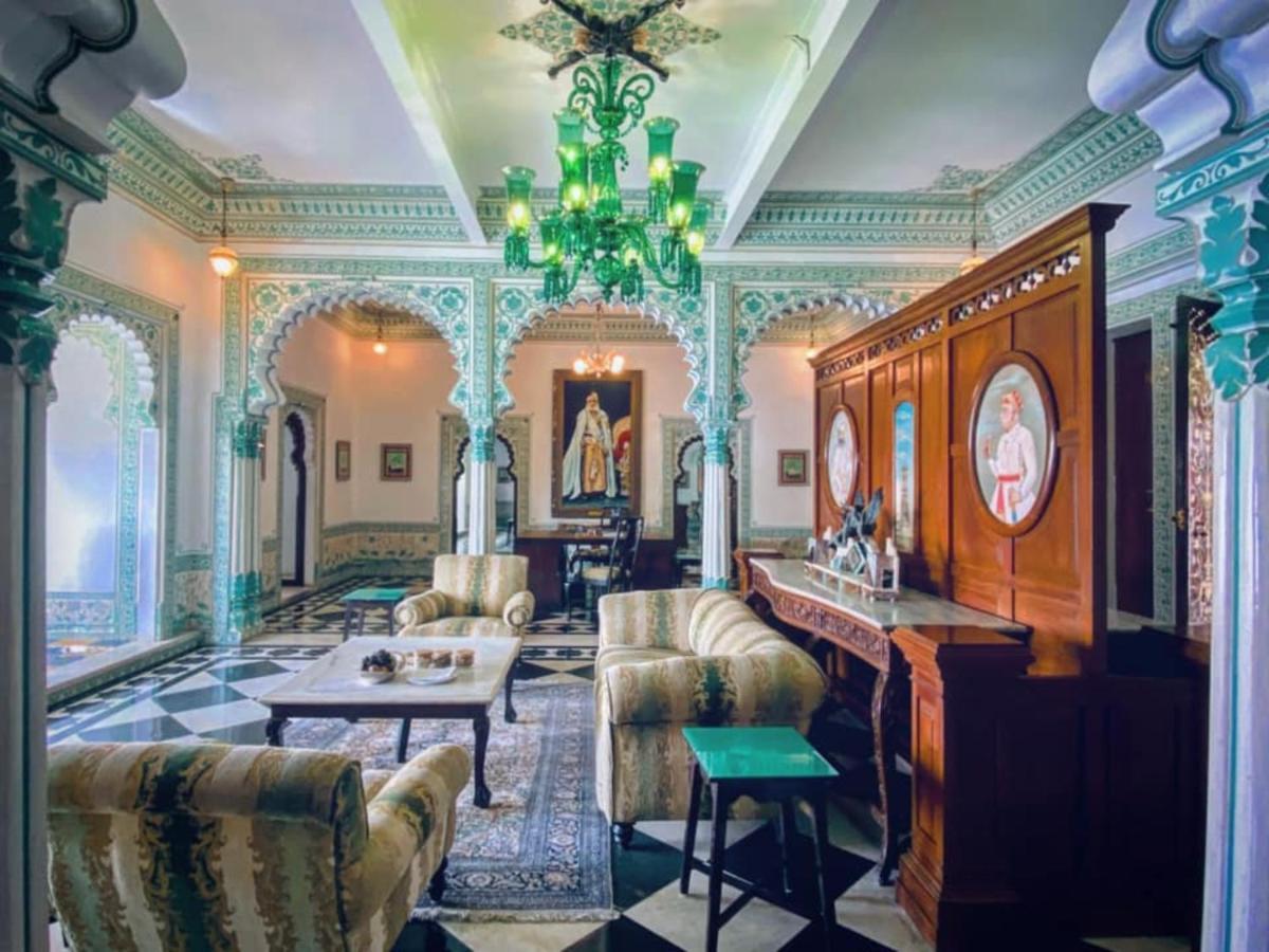 Shiv Niwas Palace By Hrh Group Of Hotels Udaipur Bagian luar foto
