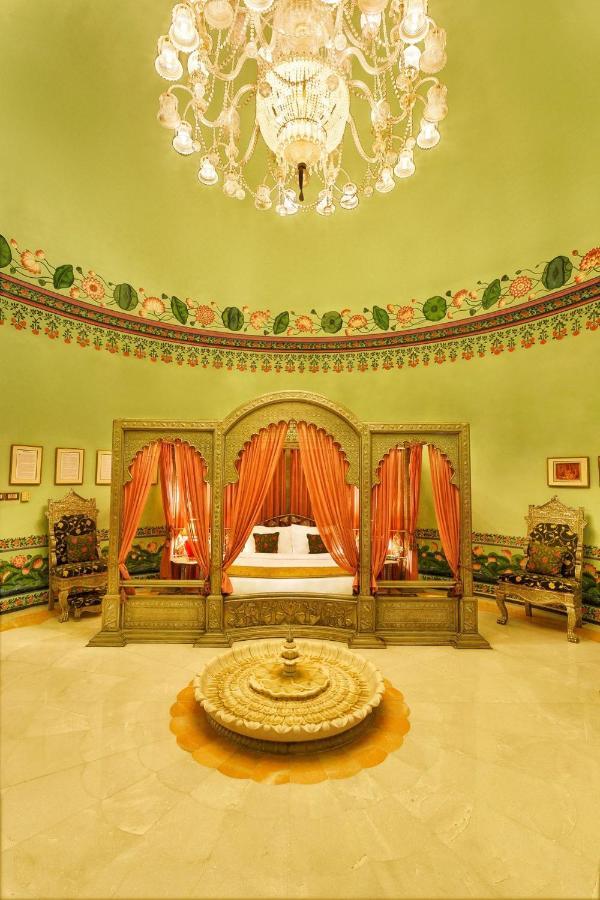 Shiv Niwas Palace By Hrh Group Of Hotels Udaipur Bagian luar foto