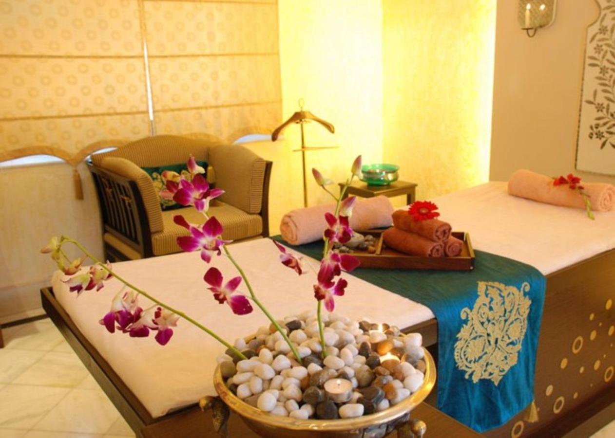 Shiv Niwas Palace By Hrh Group Of Hotels Udaipur Bagian luar foto