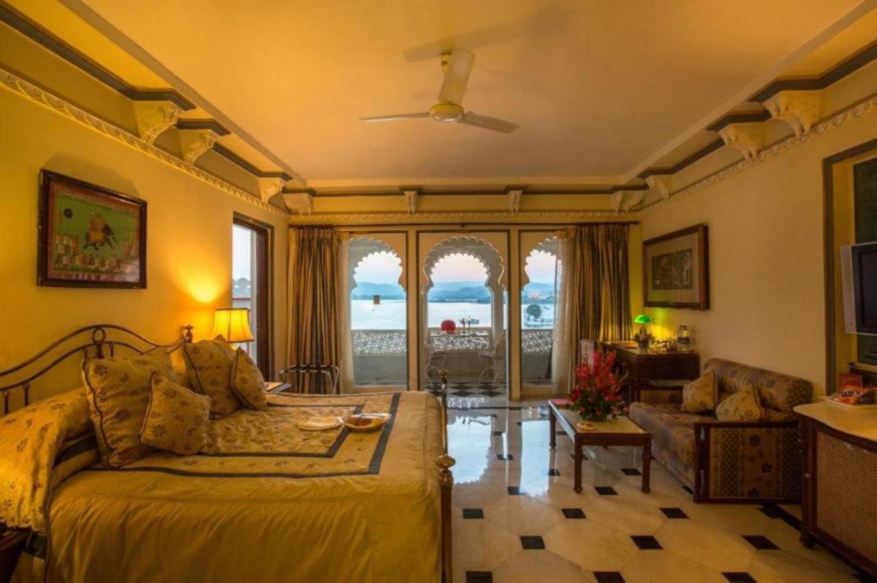 Shiv Niwas Palace By Hrh Group Of Hotels Udaipur Bagian luar foto