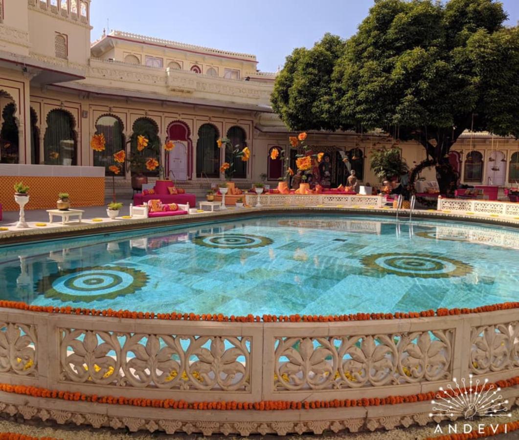 Shiv Niwas Palace By Hrh Group Of Hotels Udaipur Bagian luar foto