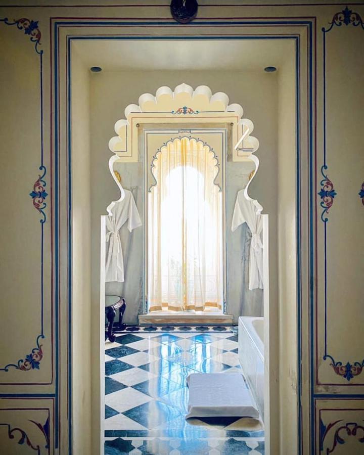 Shiv Niwas Palace By Hrh Group Of Hotels Udaipur Bagian luar foto