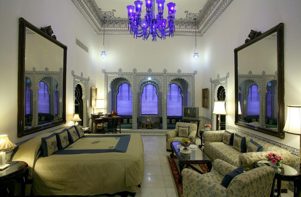Shiv Niwas Palace By Hrh Group Of Hotels Udaipur Bagian luar foto