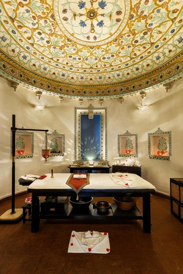 Shiv Niwas Palace By Hrh Group Of Hotels Udaipur Bagian luar foto