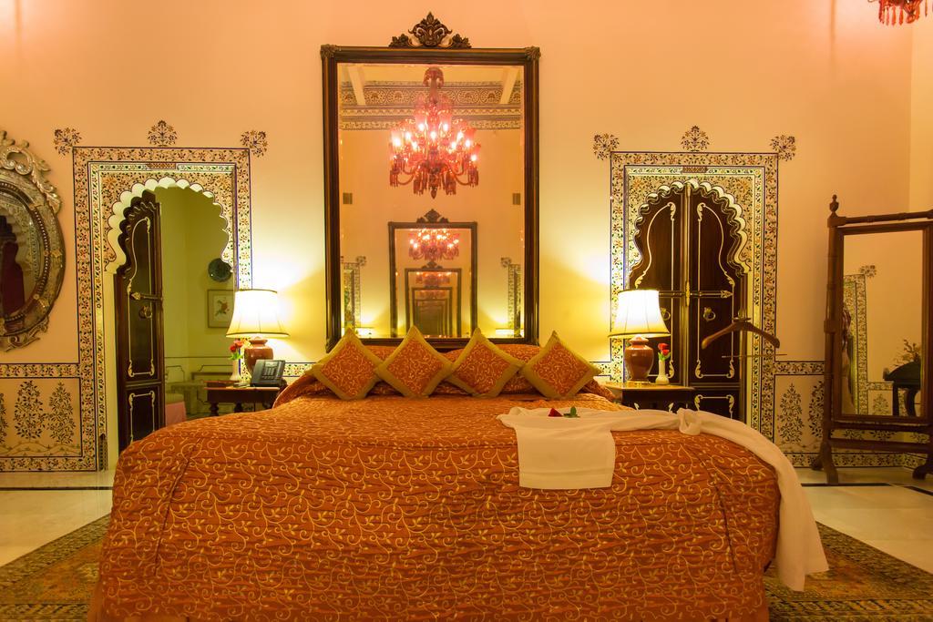 Shiv Niwas Palace By Hrh Group Of Hotels Udaipur Bagian luar foto