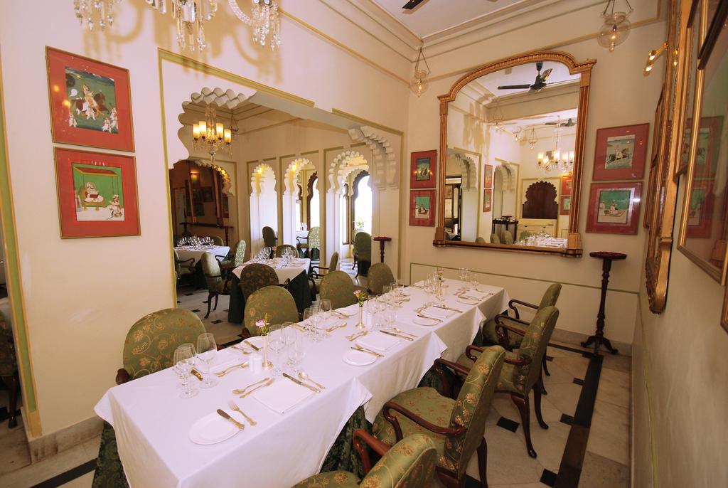 Shiv Niwas Palace By Hrh Group Of Hotels Udaipur Bagian luar foto