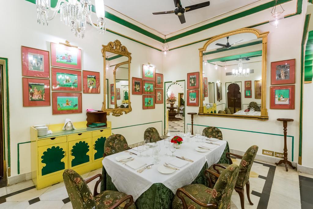 Shiv Niwas Palace By Hrh Group Of Hotels Udaipur Bagian luar foto