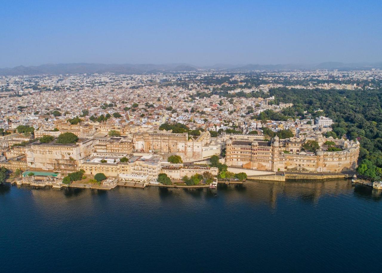 Shiv Niwas Palace By Hrh Group Of Hotels Udaipur Bagian luar foto