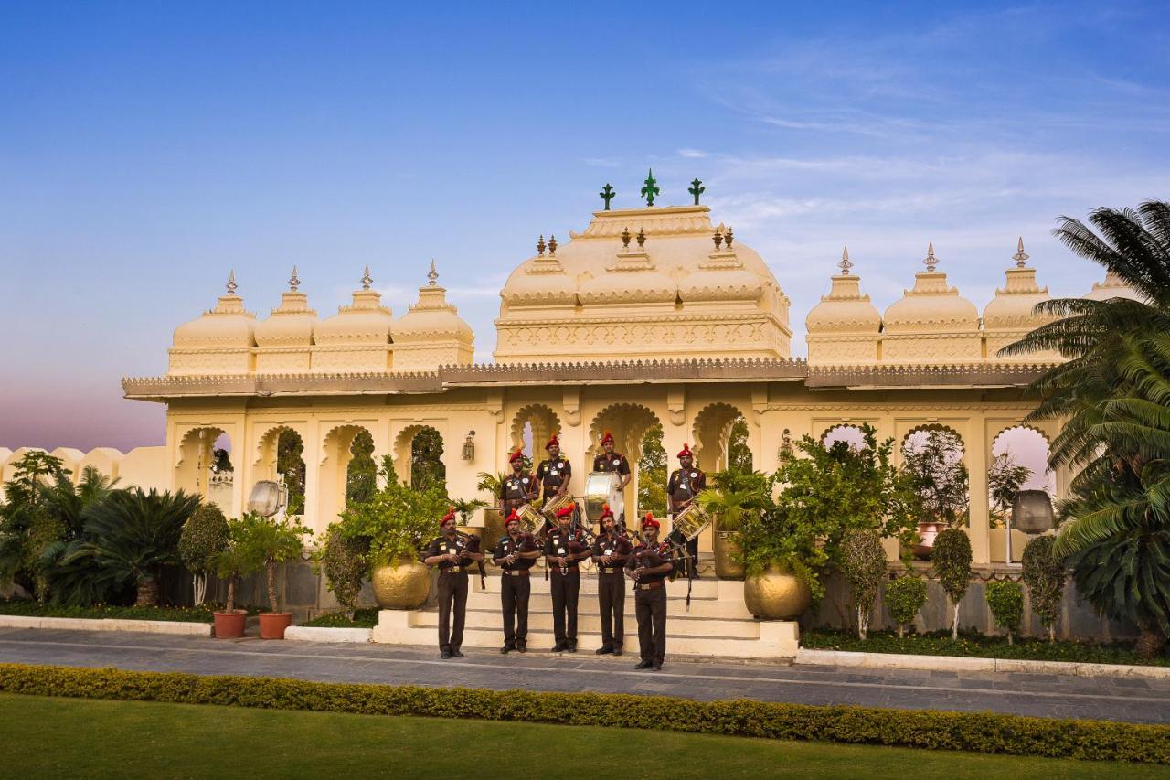 Shiv Niwas Palace By Hrh Group Of Hotels Udaipur Bagian luar foto